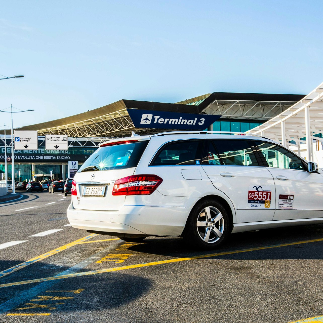 Fuimicino Airport: Fixed-Price Private Taxi Transfer To/From Rome Termini - Photo 1 of 3