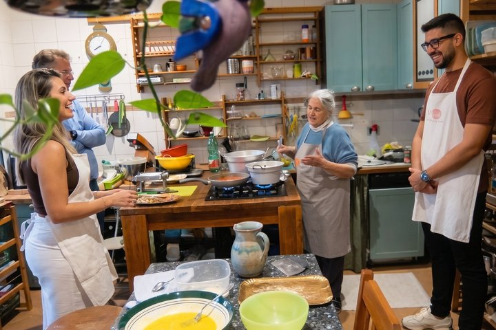 Home Cooking in Testaccio: Cacio e Pepe, Amatriciana, Carbonara - Photo 1 of 23