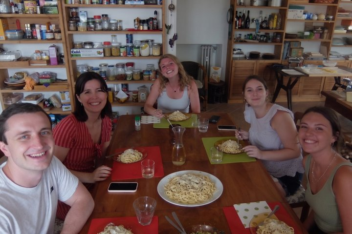 Home Cooking in Testaccio: Cacio e Pepe, Amatriciana, Carbonara - Photo 1 of 20