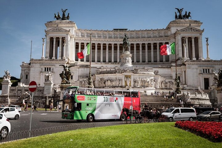 Rome: Panoramic sightseeing Bus Tour + City Highlights Audioguide - Photo 1 of 9