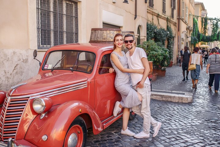 Rome Private Romantic Photoshoot in Charming Trastevere - Photo 1 of 4