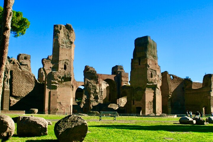 Rome Private Tour Colosseum, Baths of Caracalla and Circus Maximus VIP Entrance