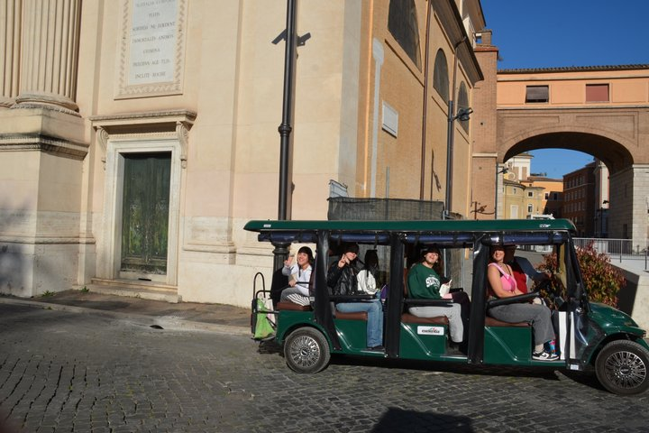 Private Golf Cart Tour of Rome’s Top Attractions - Photo 1 of 12