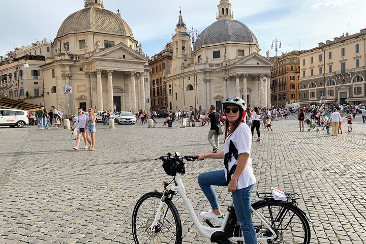 The twin churches in Piazza del Popolo!