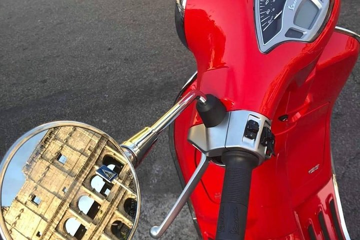 Vespa tour Rome
