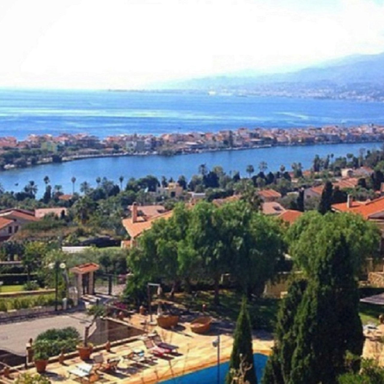 Roundtrip Shuttle Transfer from Messina to Taormina - Photo 1 of 8