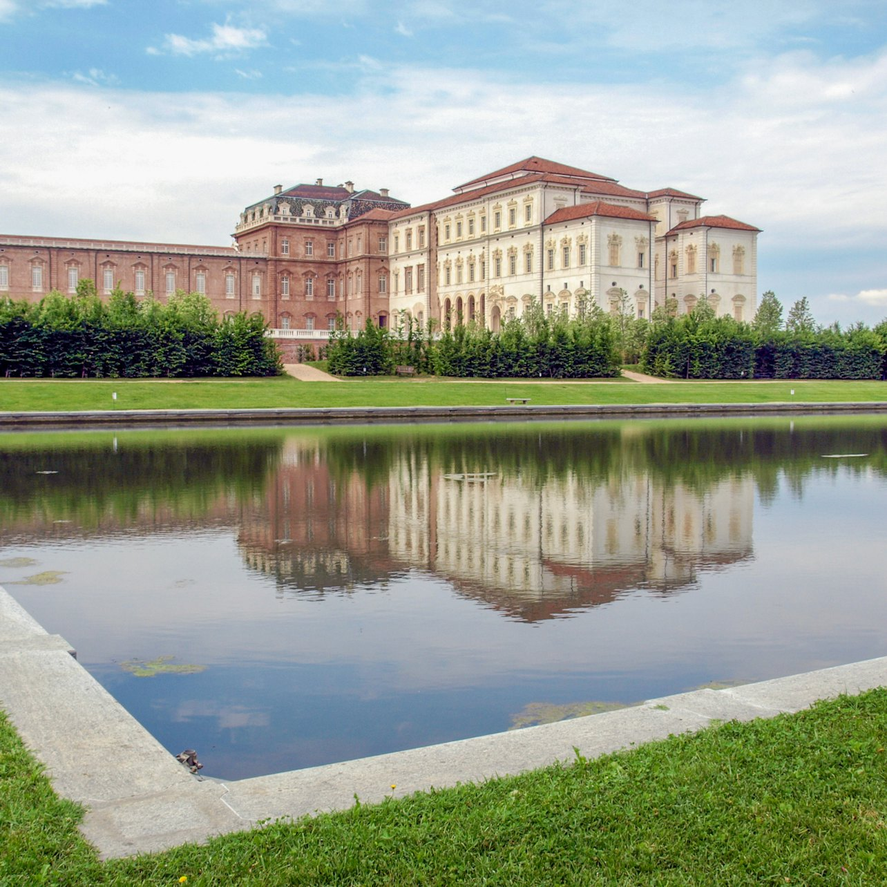 Turin: Royal Palace of Venaria Reale: Skip the Line + Hop-on Hop-off Bus Tour - Photo 1 of 6