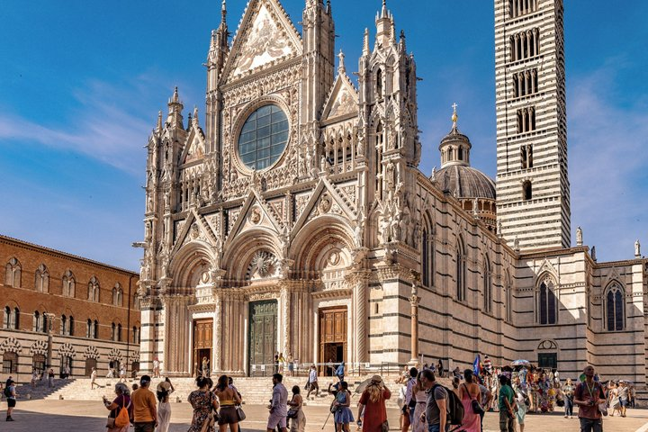 San Gimignano, Siena, Monteriggioni: Fully Escorted Tour, Lunch & Wine Tasting - Photo 1 of 16