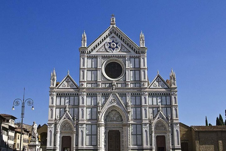 Experience the grand architecture of Santa Croce a testament to Italy's artistic legacy. Marvel at its exquisite frescoes and the monumental tombs of legendary figures that enrich Florence's cultural tapestry.