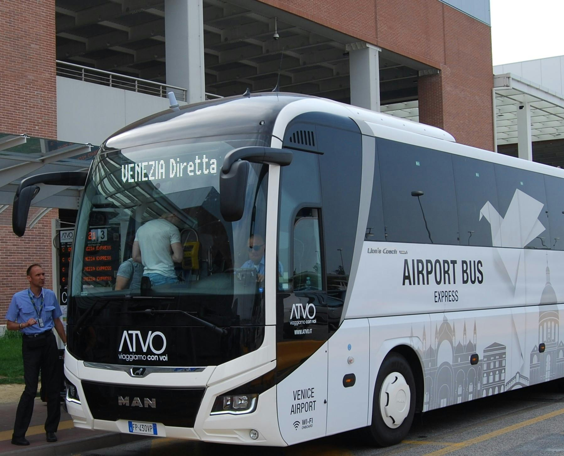 Marco Polo Airport: Direct Bus From Venice City Center - Photo 1 of 3