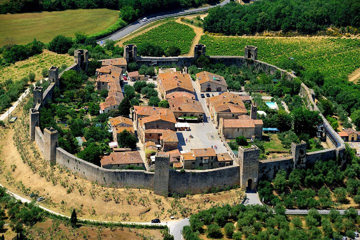 UrbExcursions Siena Monteriggioni San Gimignano with Lunch&WineTasting Fullday from Rome