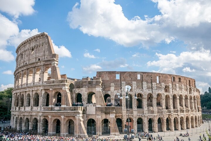 Rome: Colosseum Guided Tour with Roman Forum and Palatine hill - Photo 1 of 10