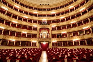 Teatro alla Scala: Skip The Line Ticket + Small Group Tour in