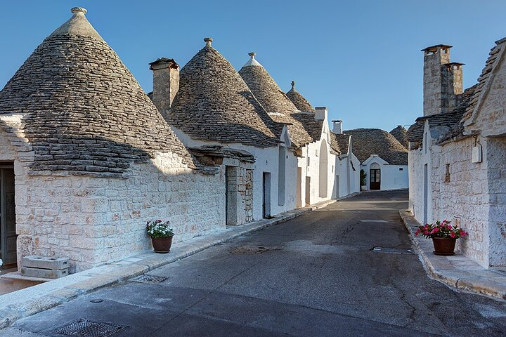 Small Group Guided Visit to the Trulli of Alberobello - Photo 1 of 3