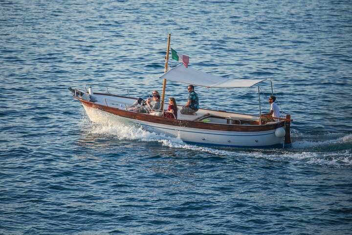 Gozzo Fratelli Aprea is the boat that we use for this tour. 