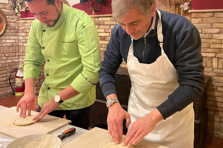 Spanish Steps Rome Pizza Making Class with Wine and Limoncello - Photo 1 of 10
