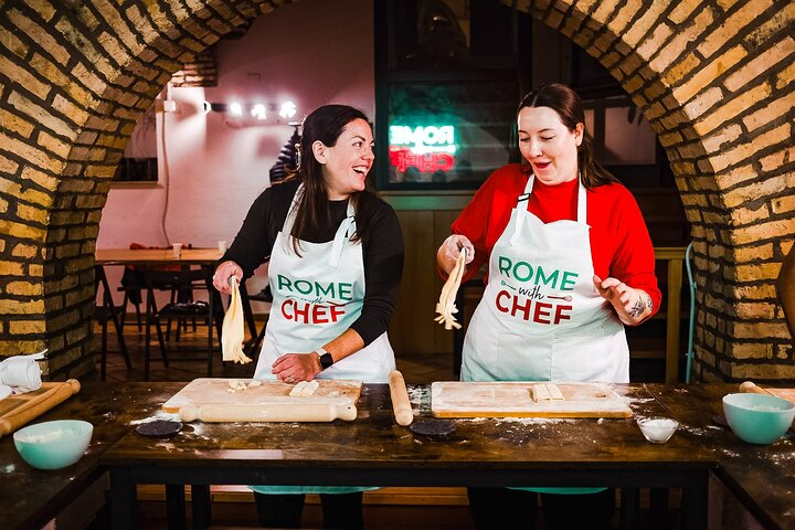 Rome Tipsy Cooking Class: Make Pasta & Mix 3 Spritz Cocktails - Photo 1 of 14