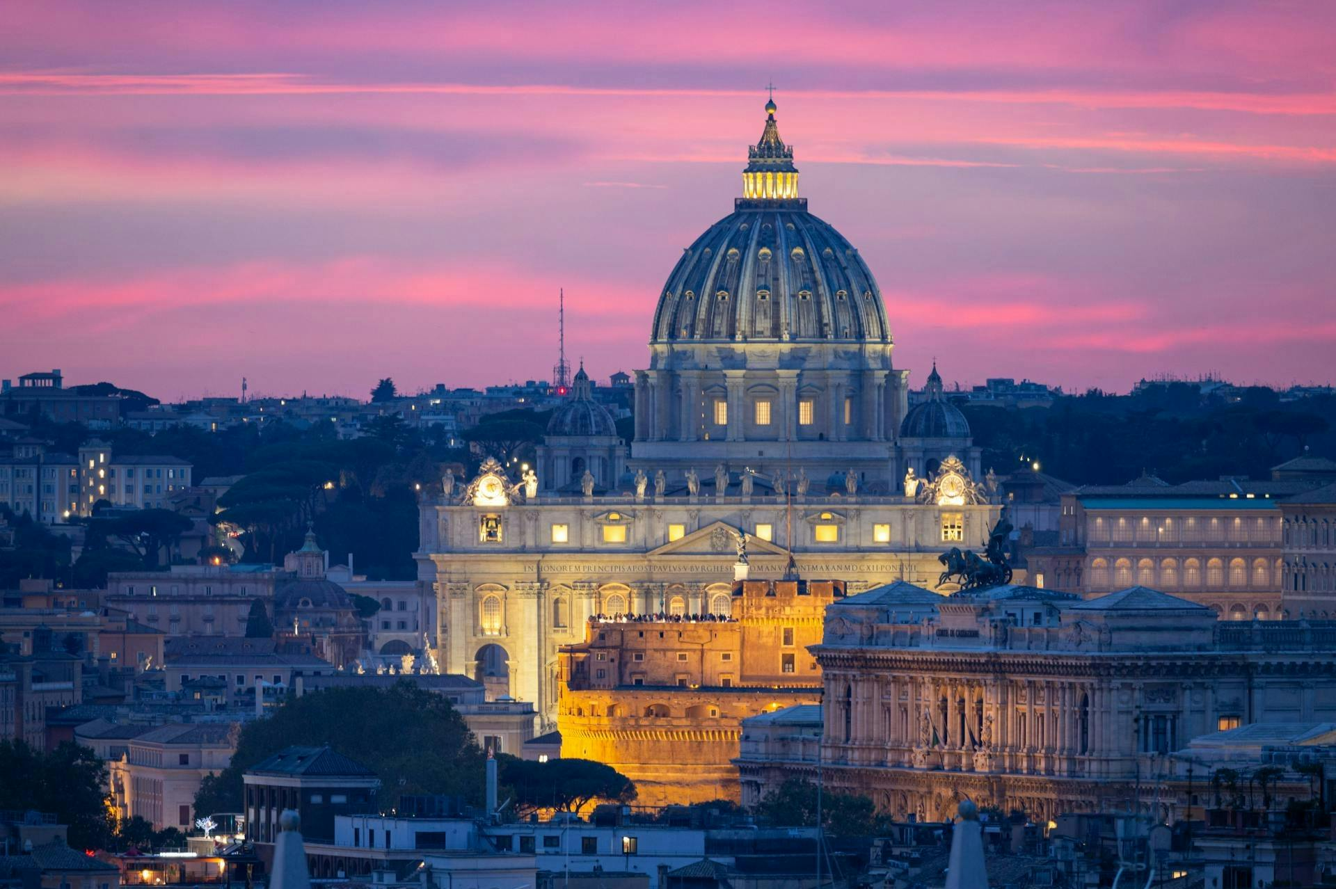 圣彼得大教堂：导览游 + 圣彼得广场徒步游 - Photo 1 of 5