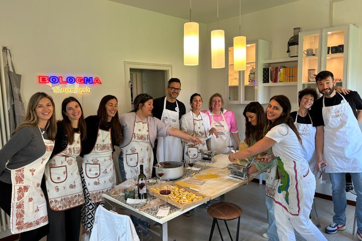 3 Pasta, Ragu',Tiramisu and Unlimited wine tasting - Photo 1 of 23