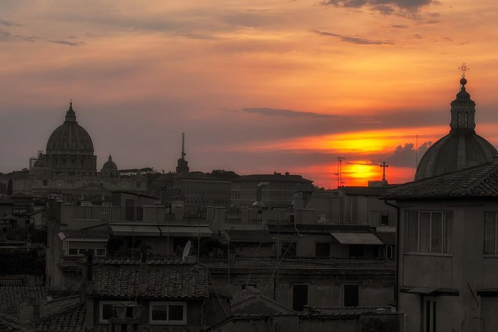 Sunset in Rome Sightseeing and Piazzas with appetizer - Photo 1 of 8