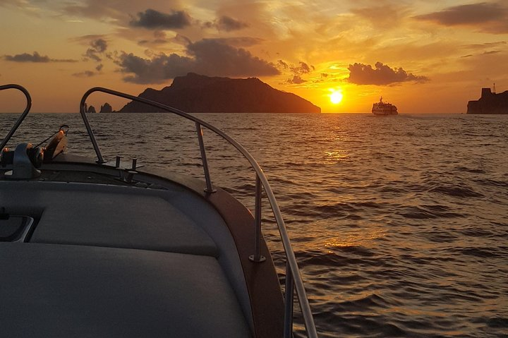 Sunset tour by private boat - Photo 1 of 21