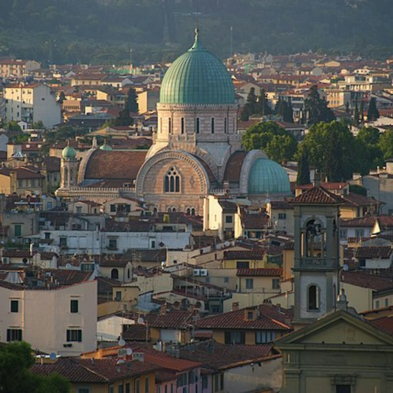 Experience Florence’s architectural gem with its magnificent dome and explore the rich history of the Jewish community at the adjoining museum where inspiring stories await.