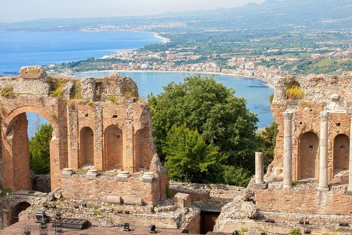 Taormina and Seaside - Photo 1 of 7