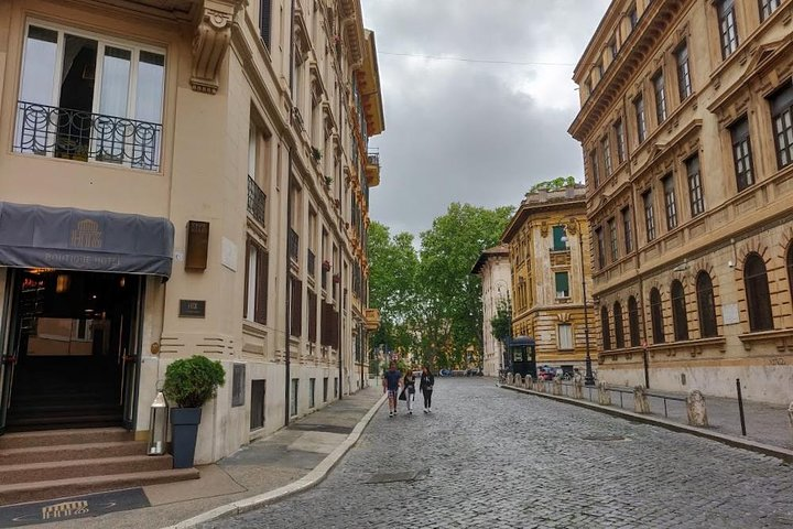 Area of the Jewish Ghetto of Rome - photo by Camelia.boban - https://commons.wikimedia.org/wiki/File:Ghetto_ebraico_di_Roma_29.jpg