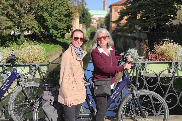 The story of Vicenza: Guided Half-Day E-Bike sightseeing Tour  - Photo 1 of 14