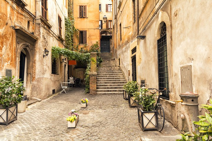 Trastevere little street