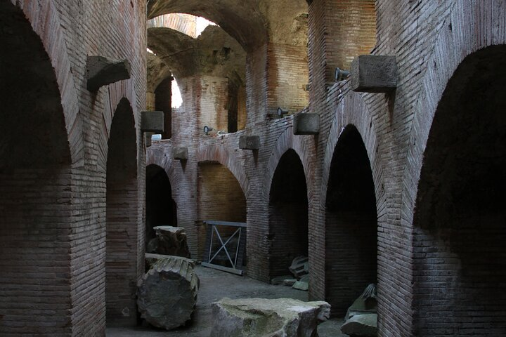 Tour in the ruins of Pozzuoli with an archaeolgist. - Photo 1 of 5
