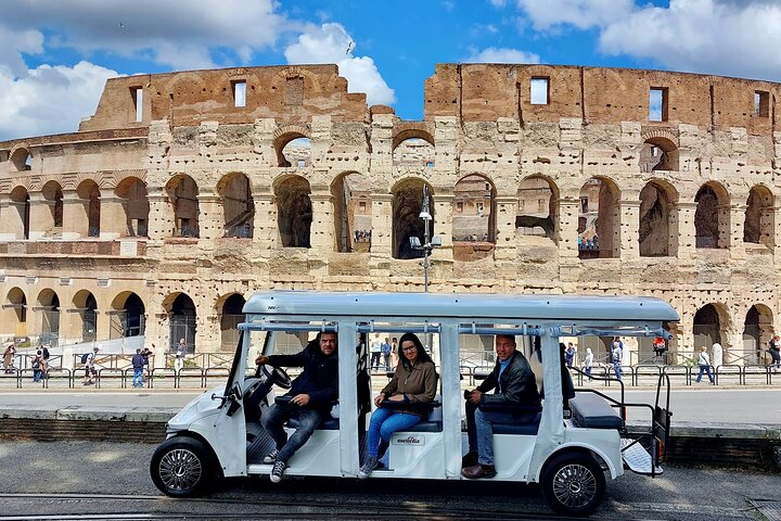 Tour of Rome in 7 Seater Golf Cart - Photo 1 of 14