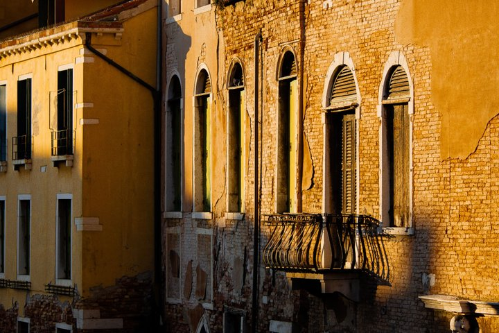 Tour on the Trails of Commissario Brunetti in Venice - Photo 1 of 4