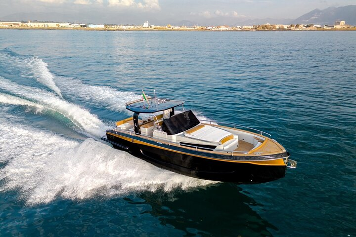 Transfer to Capri from Airport - Photo 1 of 17