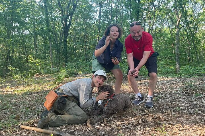  Truffle Hunting: Guided Tour and Pasta Cooking with lunch - Photo 1 of 9