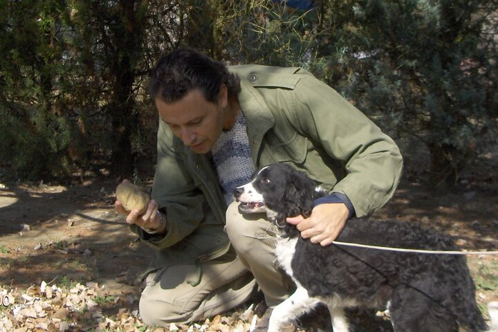 Truffle Hunting & Tasting in San Miniato Tuscany with Dogs - Photo 1 of 9