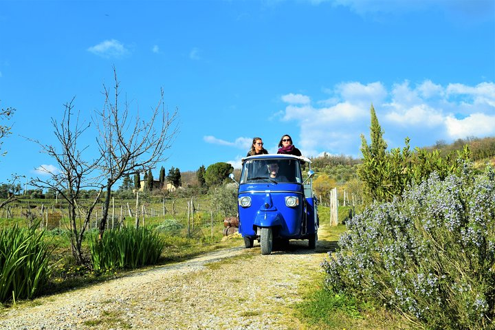 Tuk tuk in Chianti - Photo 1 of 6