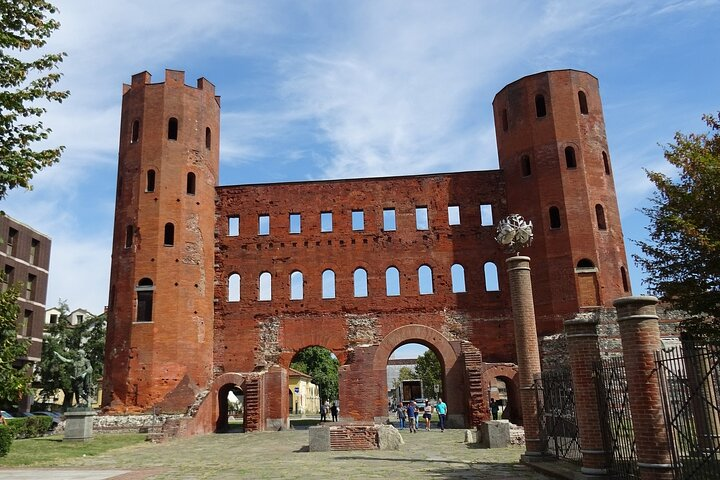 Ghosts of Turin: Hidden Spell Exploration Game - Photo 1 of 8