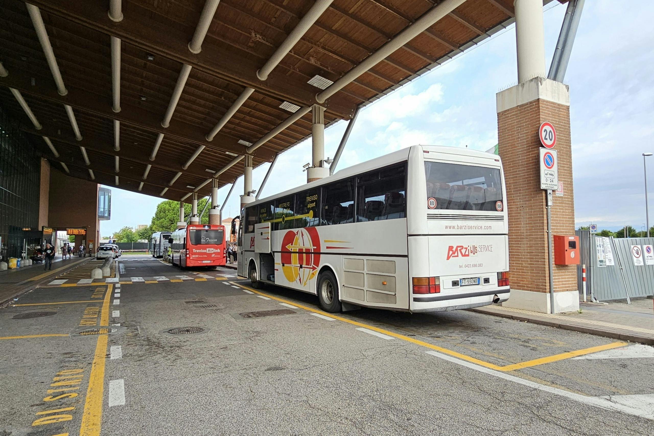 Venice: Bus Transfer to Treviso Airport (TSF) by Barzi Service - Photo 1 of 4