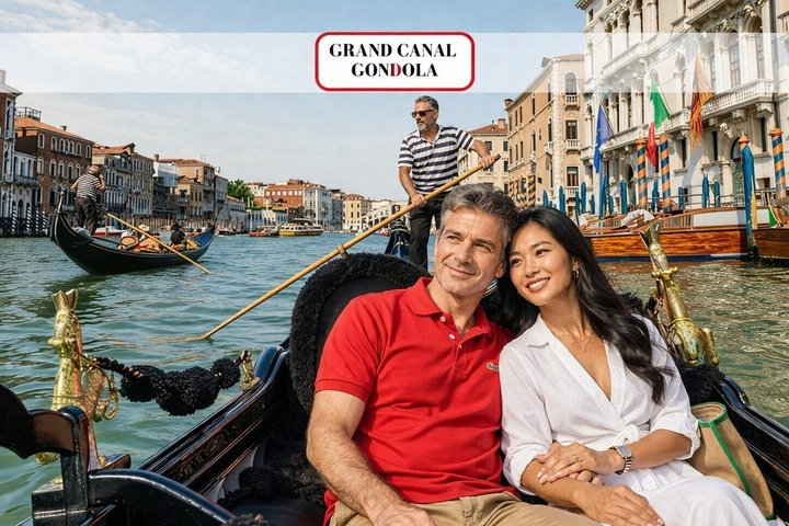 Premium Grand Canal Gondola Ride & Gondola Gallery Guided Visit™ - Photo 1 of 11