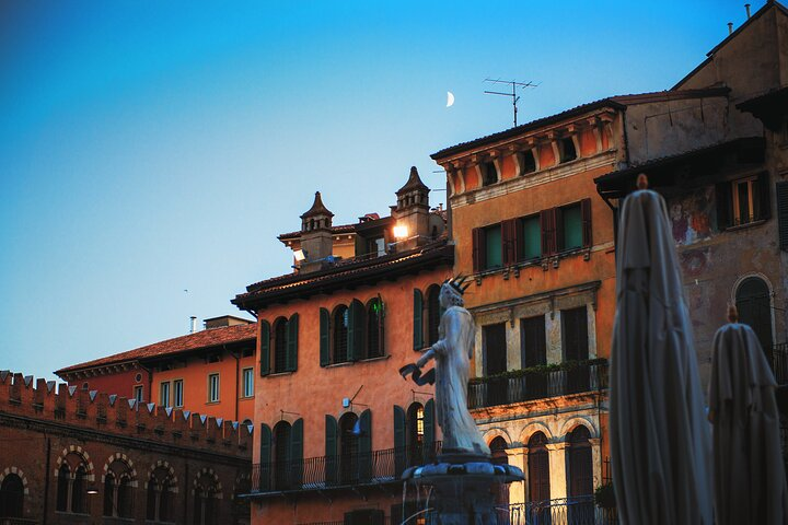 Verona Highlights with Local: Walking Tour Juliet's House Tickets - Photo 1 of 15