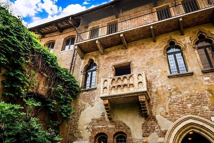 Verona Private Guided Walking Tour, Romeo & Juliet and More - Photo 1 of 10