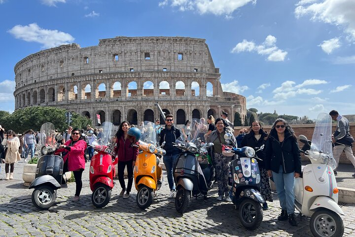 Vespa Tour in Rome with Pick up and Drop off  - Photo 1 of 6