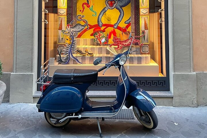Vespa Tour in Rome with Nicolò - Photo 1 of 14