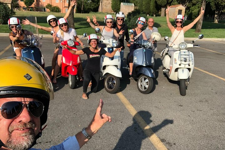 English: Vespa Tour Rome- Experience like a Roman - Photo 1 of 4