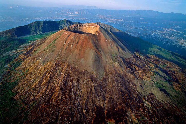 Vesuvius, V.I.P. the only Tour with Volcanological Guide - Photo 1 of 24