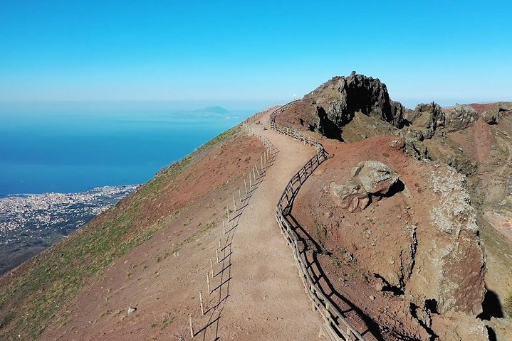 Vesuvius - Photo 1 of 6