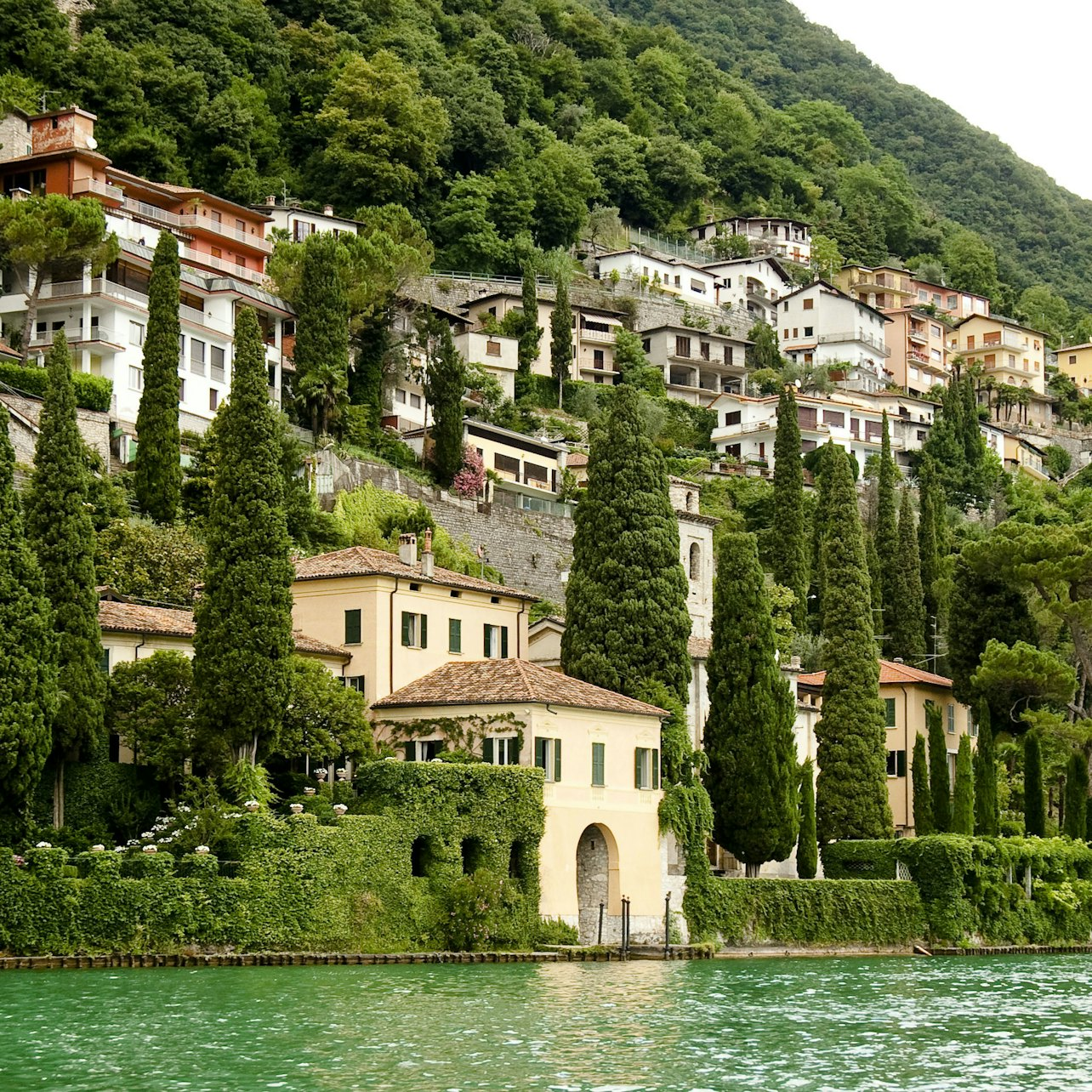 Villa Fogazzaro Roi: Guided Tour - Photo 1 of 7