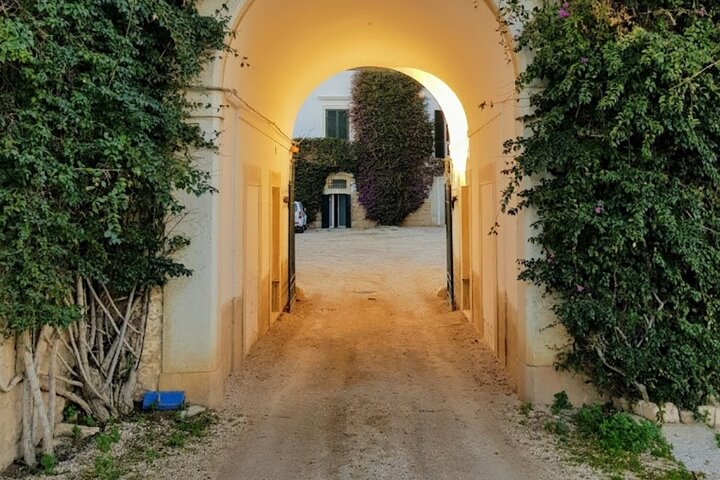Puglia Country side!
Villa & Winery!
