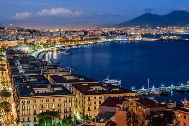 The spectacular panorama of Naples